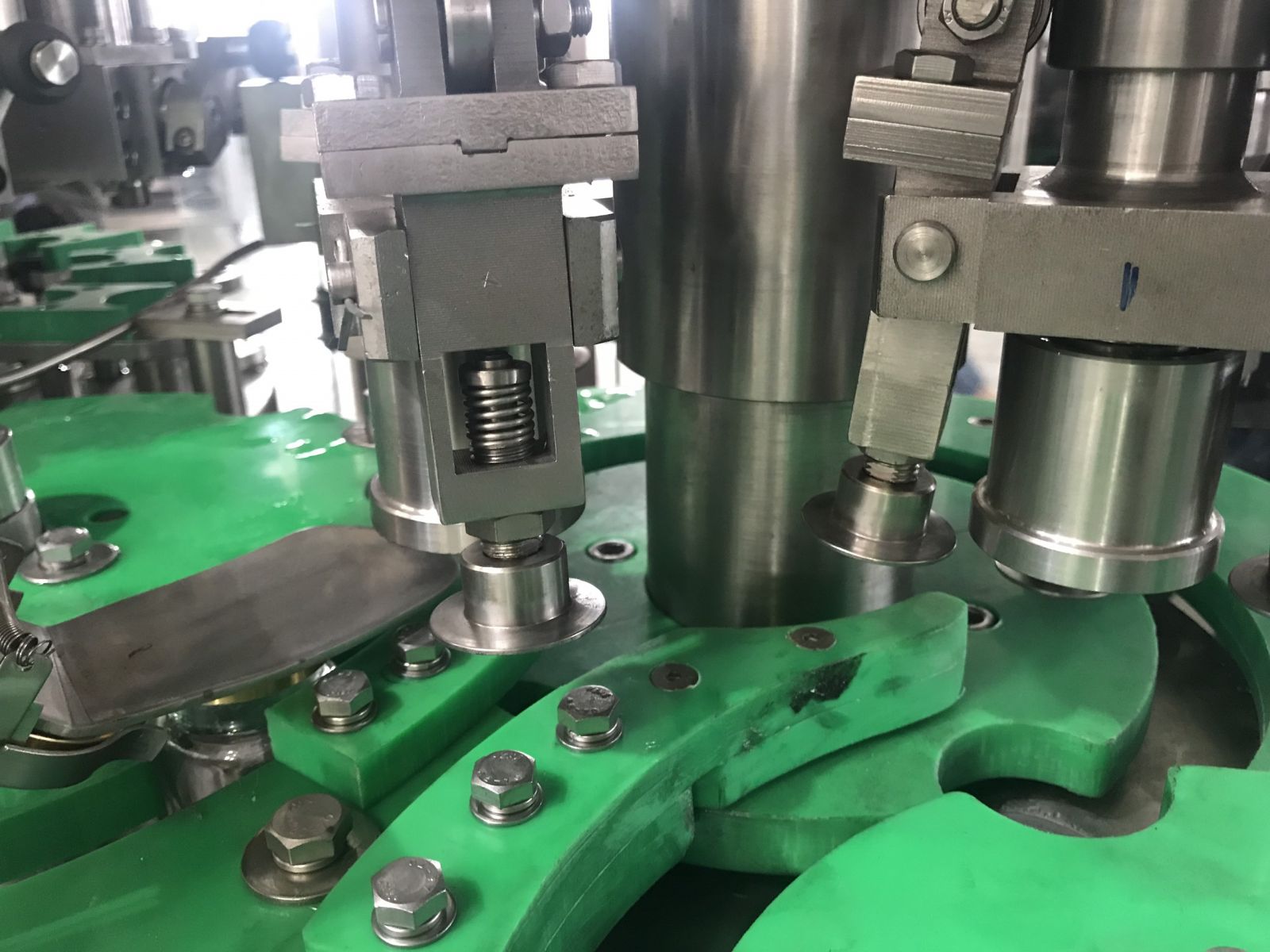 Bộ phận viền nắp hũ